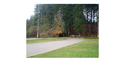 Motorhome parking space - Tennis - Rehau - Beschreibungstext für das Bild - Parkplatz Klein-Vogtland