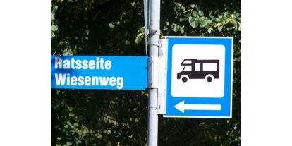 Plaza de aparcamiento para autocaravanas - Böhmisch Wiesenthal - Quelle: http://www.pobershau.de - Stellplatz am Festplatz