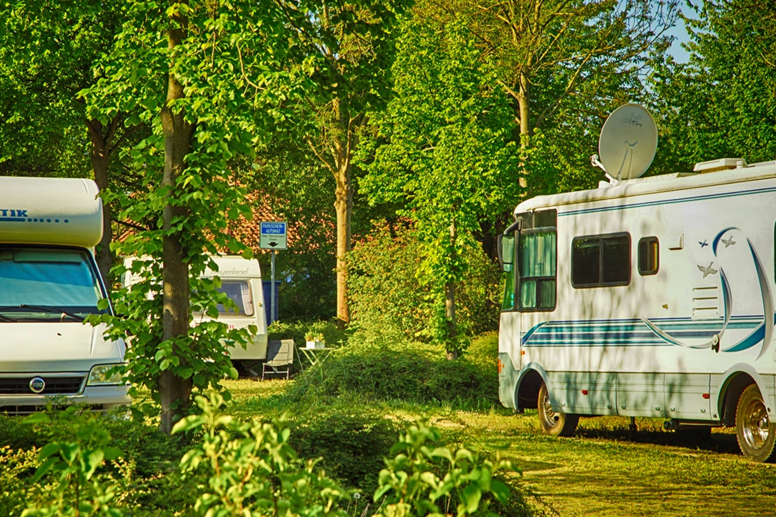 Wohnmobilstellplatz: Wohnmobilstellplatz am Adenauerring