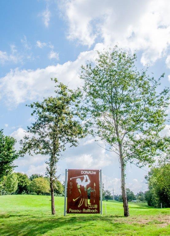 Wohnmobilstellplatz: direkt am Golfplatz Abschlag 1 - Raßbach bei Passau ANETSEDER-Landhotel, Lofts & Golf inkl. Frühstück und Fitness