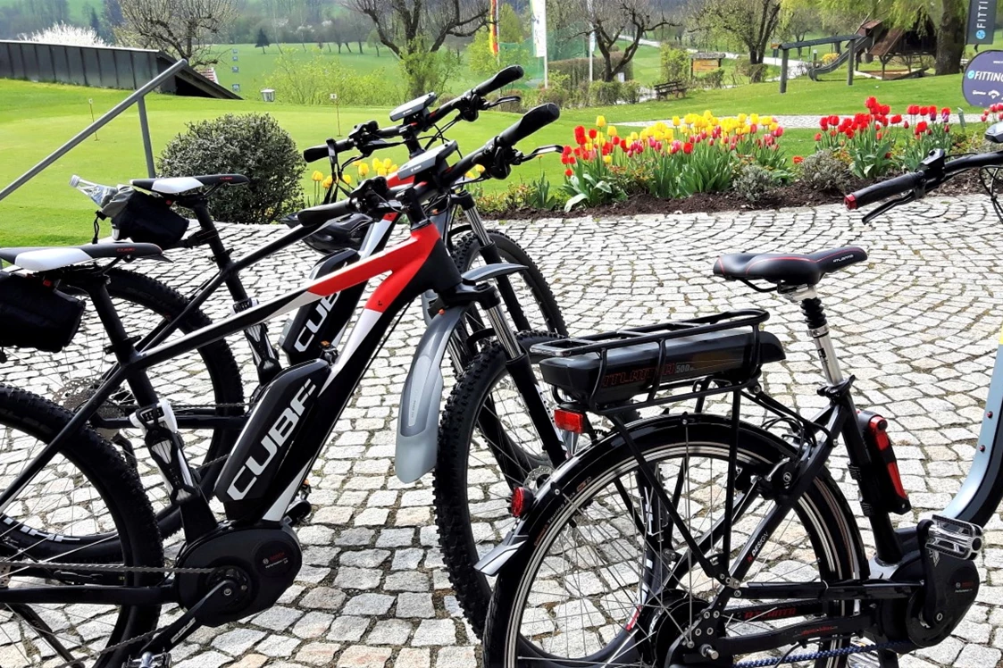 Wohnmobilstellplatz: eBikes zu mieten - Raßbach bei Passau Golf- und Landhotel Anetseder am Golfplatz inkl Frühstück und Fitness