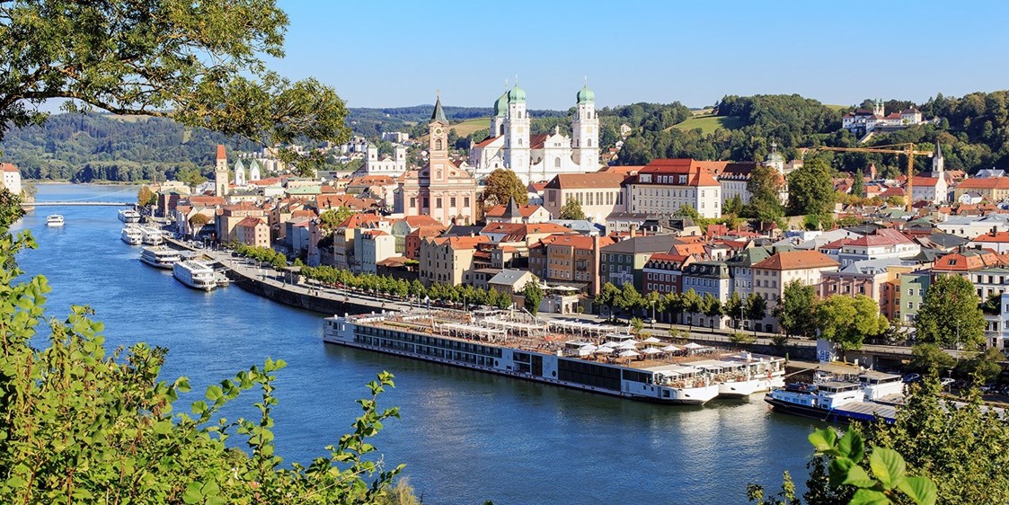 Wohnmobilstellplatz: Dreiflüssestadt Passau 8 km mit historischer Altstadt und Dom - Raßbach bei Passau Golf- und Landhotel Anetseder am Golfplatz inkl Frühstück und Fitness