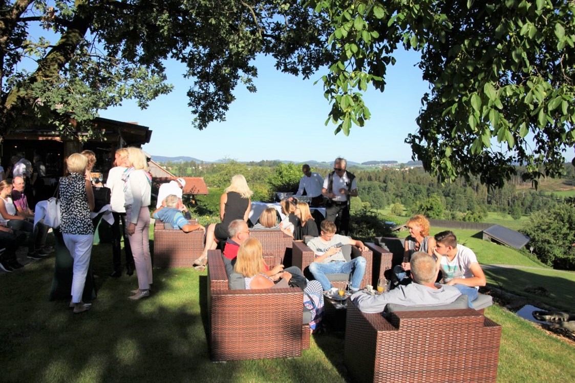 Wohnmobilstellplatz: Lounge unter der Eiche - Raßbach bei Passau Golf- und Landhotel Anetseder am Golfplatz inkl Frühstück und Fitness