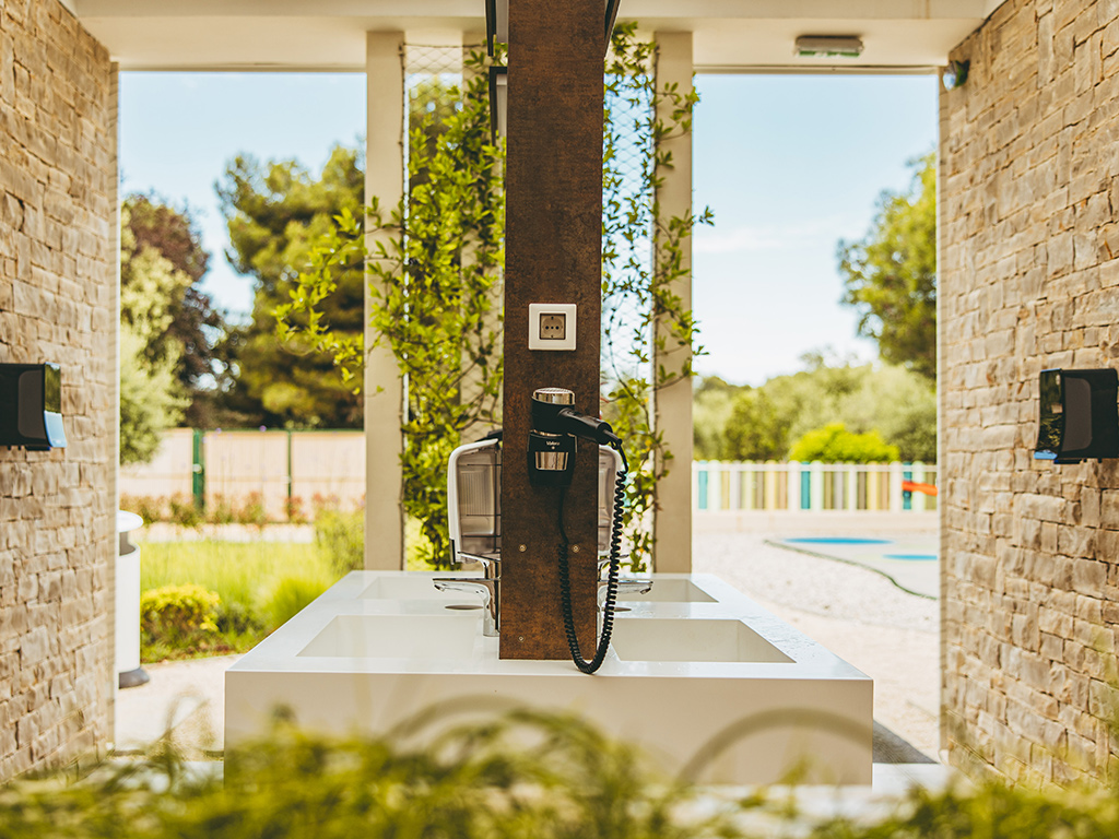 Wohnmobilstellplatz: FKK Campingplatz Koversada ***