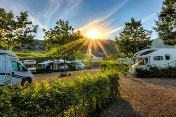 Wohnmobilstellplatz: Unser Stellplatz - Reisemobil-Garten am Weingut Oster-Franzen