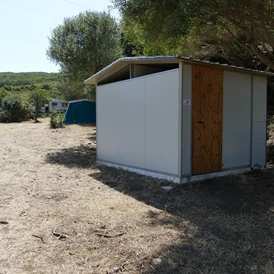 Wohnmobilstellplatz: Toiletten / Badehaeuschen - Agricamping - Agriturismo Petra di Cossu