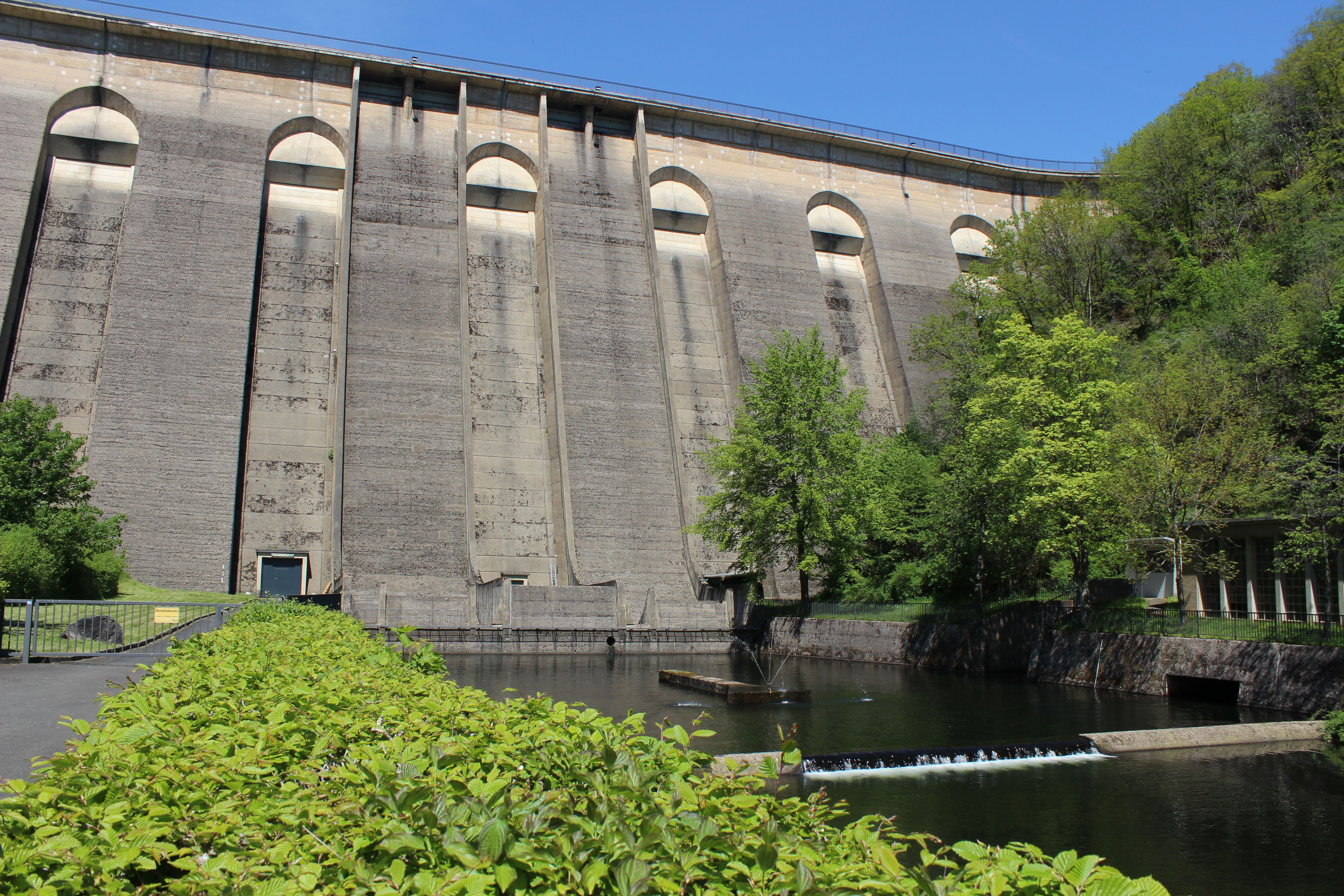 Wohnmobilstellplatz: Wohnmobilstellplatz an der Oleftalsperre