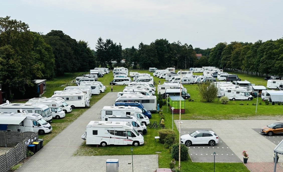 Wohnmobilstellplatz: Stellplatz am Hotel-Restaurant Hilling - Piazzole