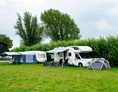 Wohnmobilstellplatz: camping achter - Camping de la Rue koffie & zo Camper plaatsen