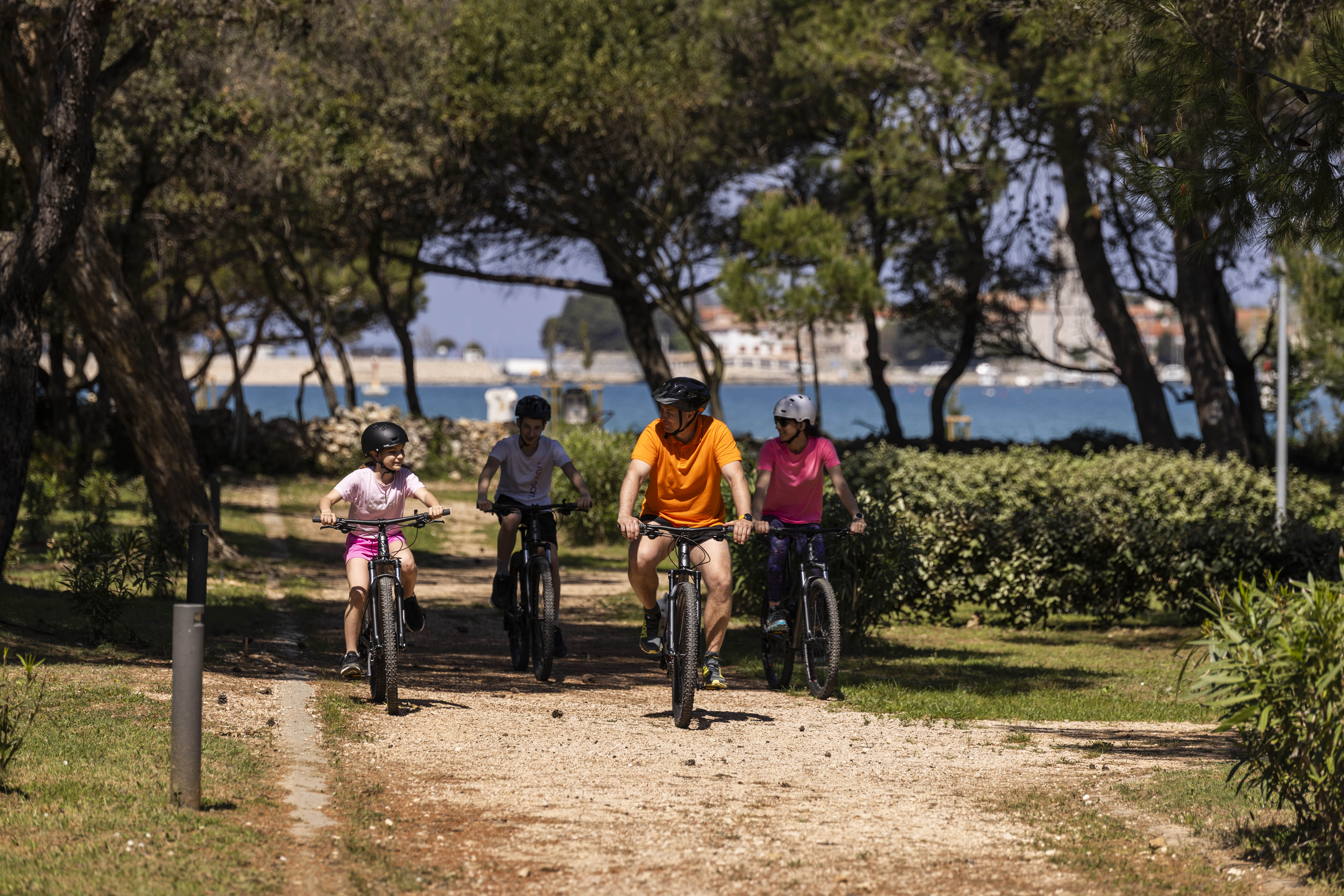 Wohnmobilstellplatz: Cycling - Lopari Camping Resort****