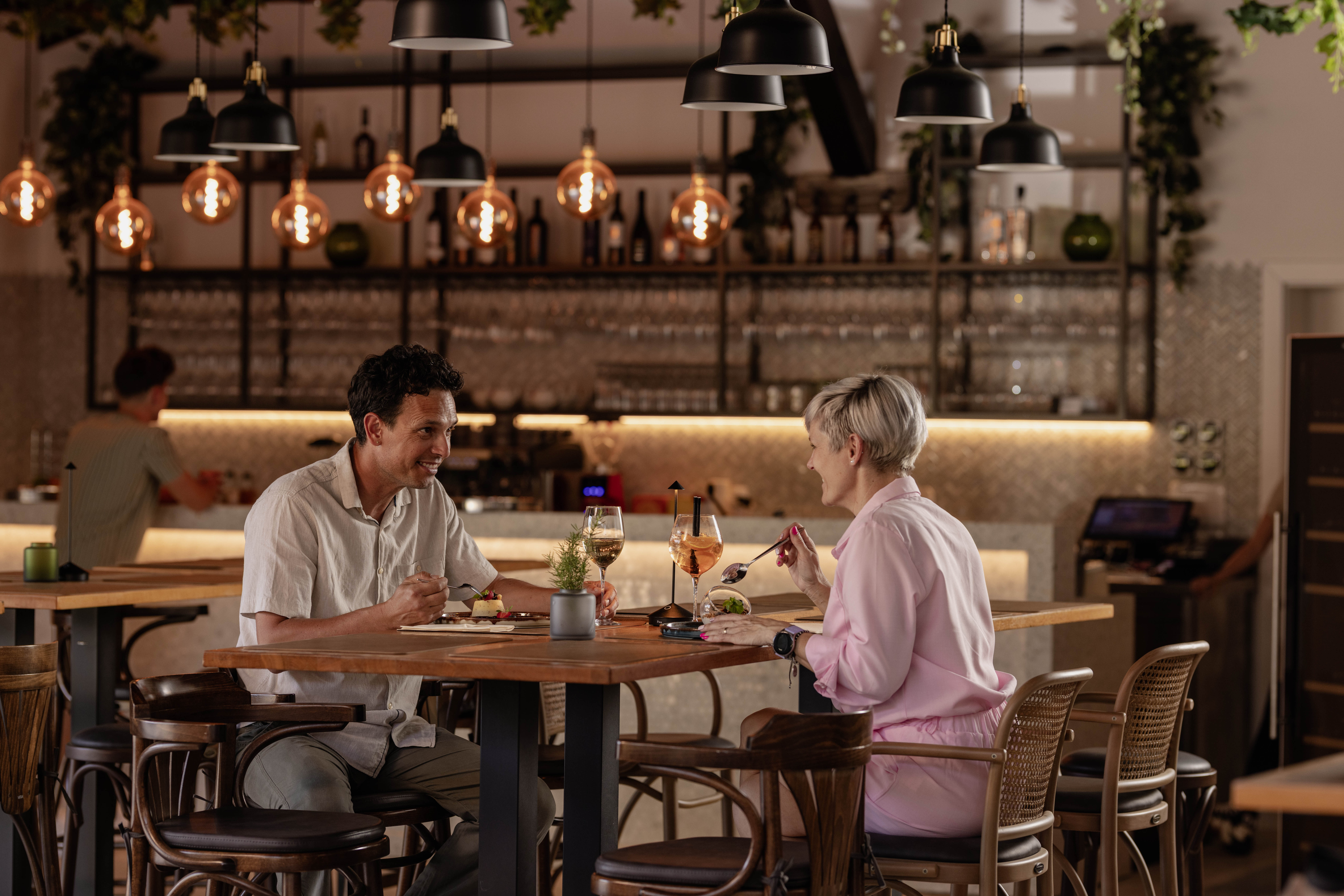 Wohnmobilstellplatz: Restaurant - Lopari Camping Resort****