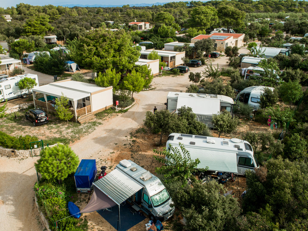 Wohnmobilstellplatz: Campingplatz Ugljan ****