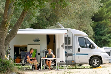 Wohnmobilstellplatz: Solitudo Sunny Camping ***