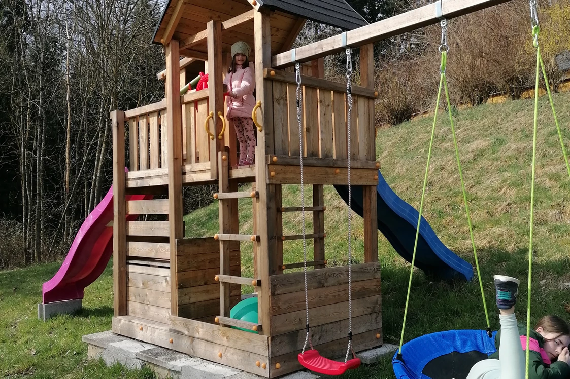 Wohnmobilstellplatz: Spielturm für Kids❤️🥰 - Wohnmobil und Wohnwagenstellplatz 20 min. von Therme Tropicana und Aquapulco, IKUNA und Zoo Schmiding entfernt 