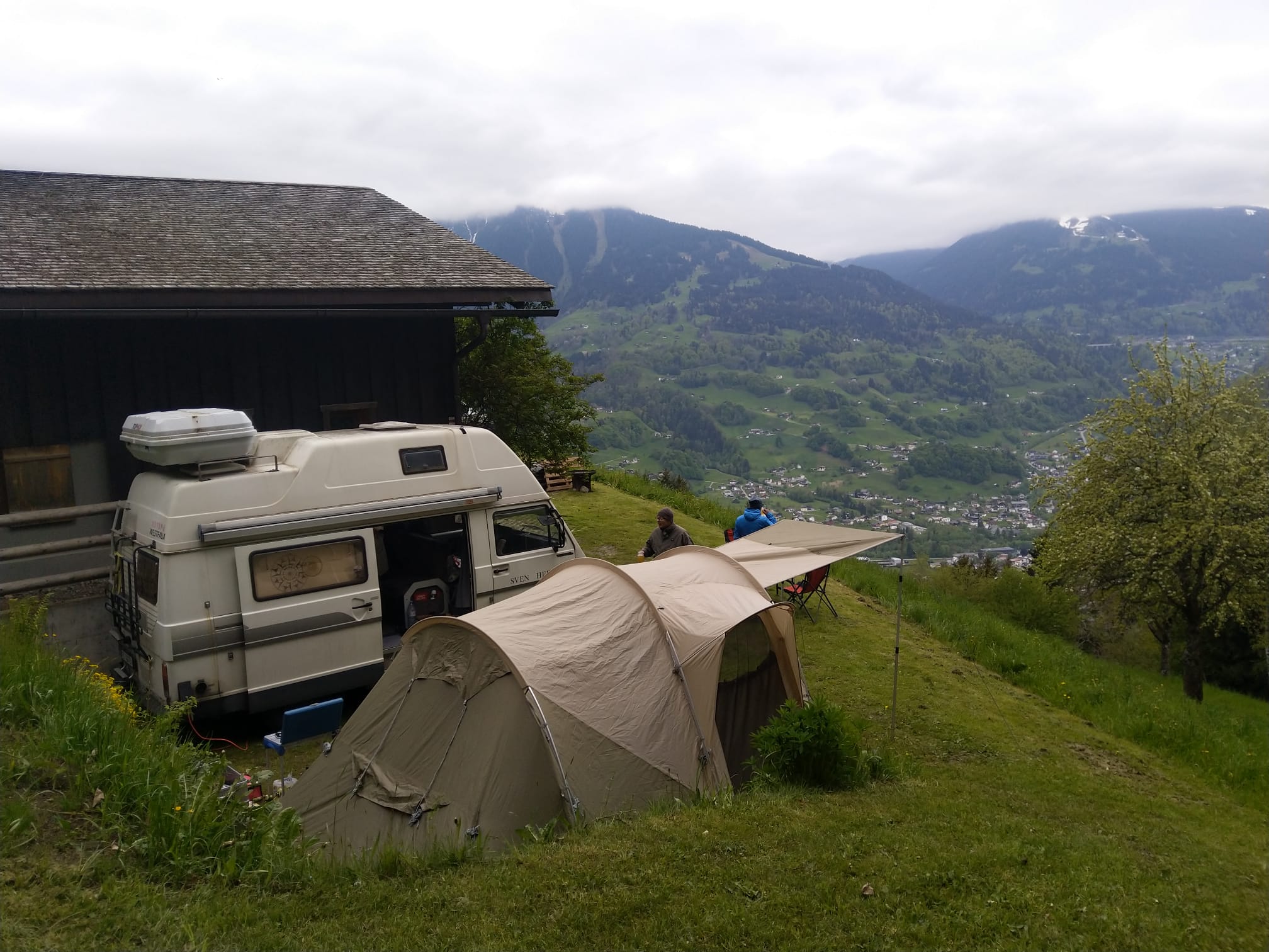 Wohnmobilstellplatz: Latangerhüsli auf 1020m