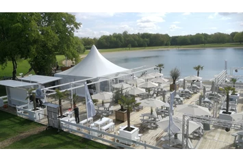 Wohnmobilstellplatz: Beach-Club - Campingplatz Hartensbergsee