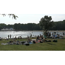 Wohnmobilstellplatz: Liegewiesen Strandbad - Campingplatz Hartensbergsee