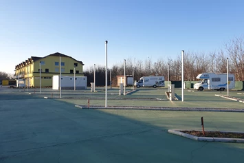 Wohnmobilstellplatz: West Camp Bg Belgrad