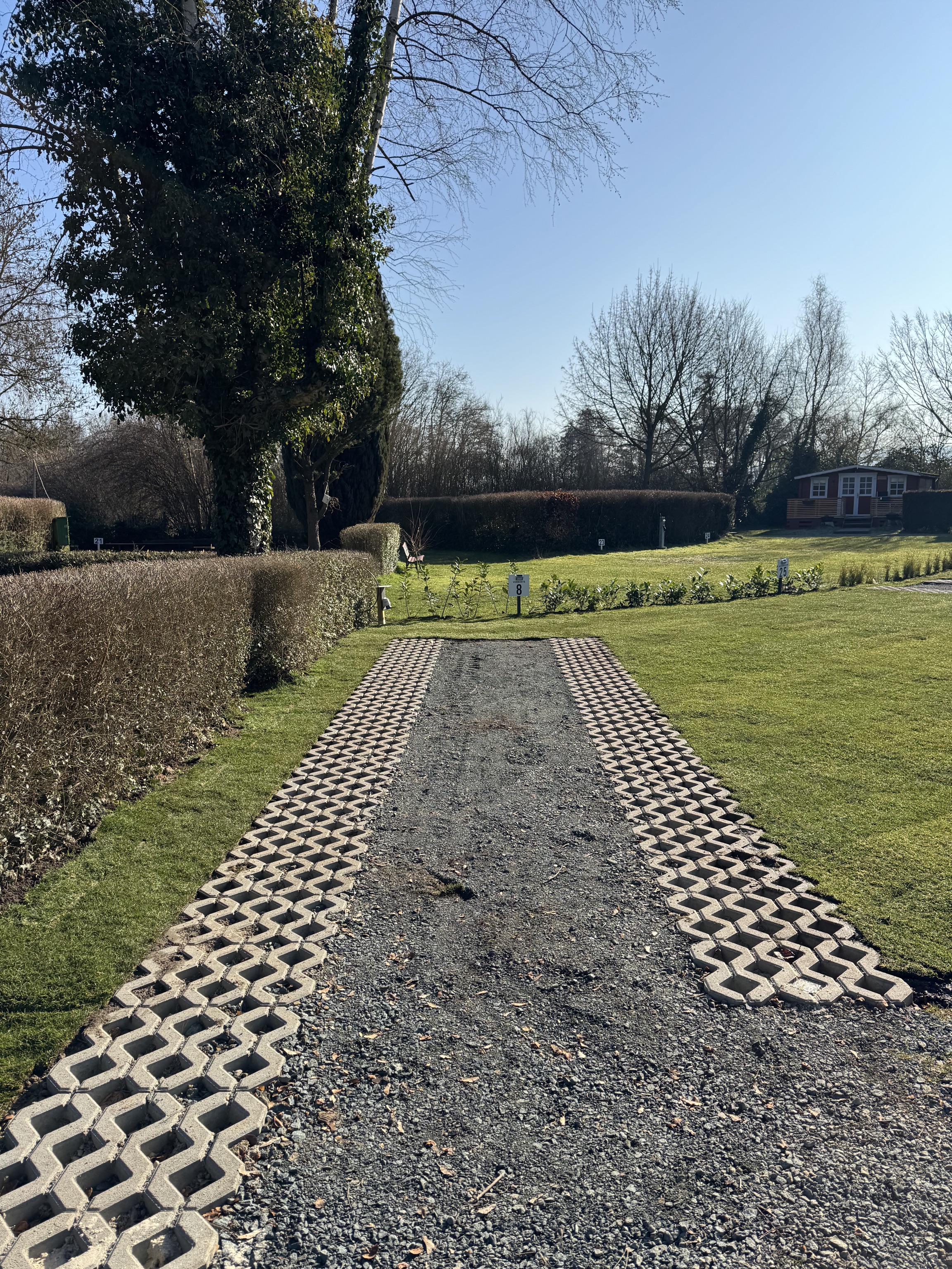 Wohnmobilstellplatz: Stellplatz für größere Fahrzeuge (hier bis 8m) - Campingplatz Wetzlar - Stellplätze