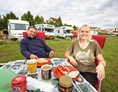 Wohnmobilstellplatz: Foto: Sebastian Schultz
Frühstück auf den Elbwiesen, direkt an der Elbe - Elbeparkplatz Riesa