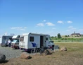 Wohnmobilstellplatz: Stellplatz mit Blick über die Elbe - Elbeparkplatz Riesa