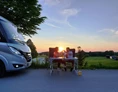 Wohnmobilstellplatz: Genießen Sie wunderschöne Sonnenuntergänge auf dem Stellplatz im Fürstlichen Golf- und Natur-Resort Bad Waldsee! - Stellplatz im Fürstlichen Golf- & Natur-Resort Bad Waldsee 