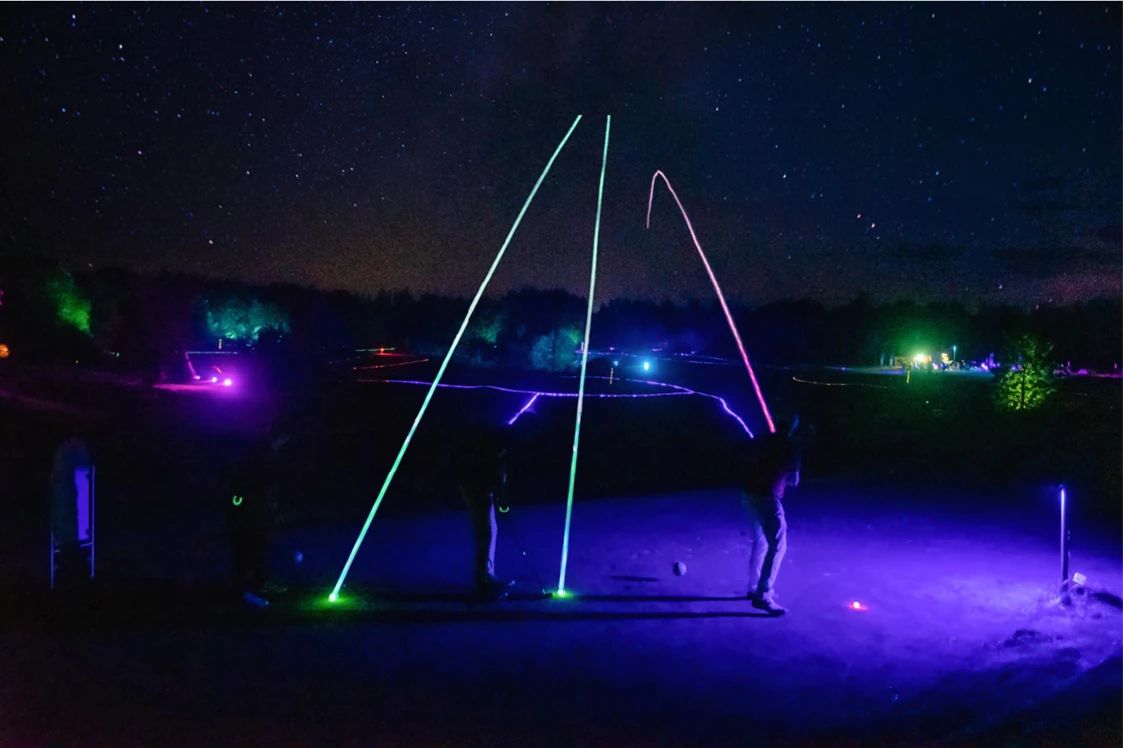 Wohnmobilstellplatz: Die erste LED Nachtgolfanlage Europas. - Stellplatz im Fürstlichen Golf- & Natur-Resort Bad Waldsee 