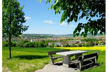 Wohnmobilstellplatz: Blick auf Mellrichstadt - Wohnmobilstellplatz Mellrichstadt am Malbach