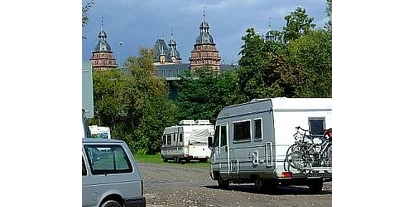 Motorhome parking space - Umgebungsschwerpunkt: Fluss - Hösbach - http://www.info-aschaffenburg.de/tourismus/willigisbruecke - Reisemobilstellplatz Willigisbrücke