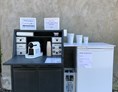 Wohnmobilstellplatz: Kaffee etc. zur Selbstbedienung 
direkt auf dem Bauernhof - Huber-Hof