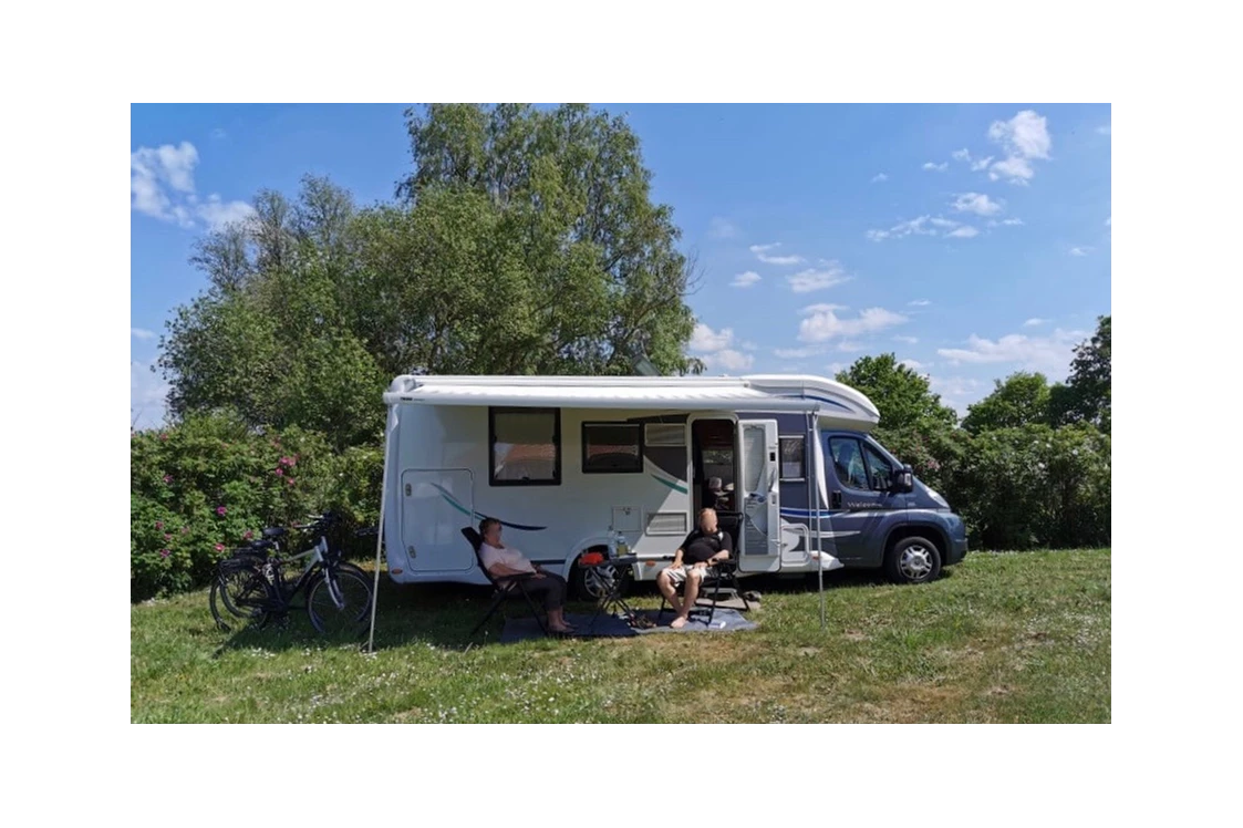 Wohnmobilstellplatz: Mini SchattenPlätzchen - Soltborger Badesee Holtgaste