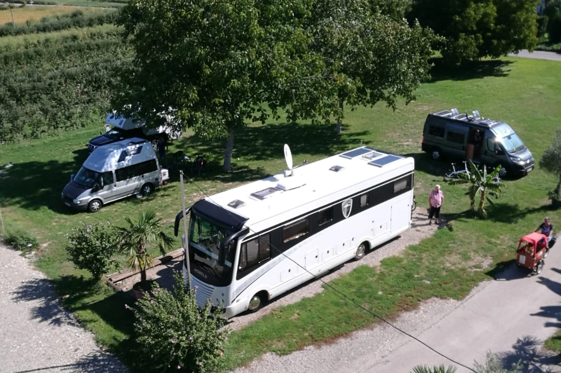 Wohnmobilstellplatz: Wohnmobilstellplatz zur Scheune 