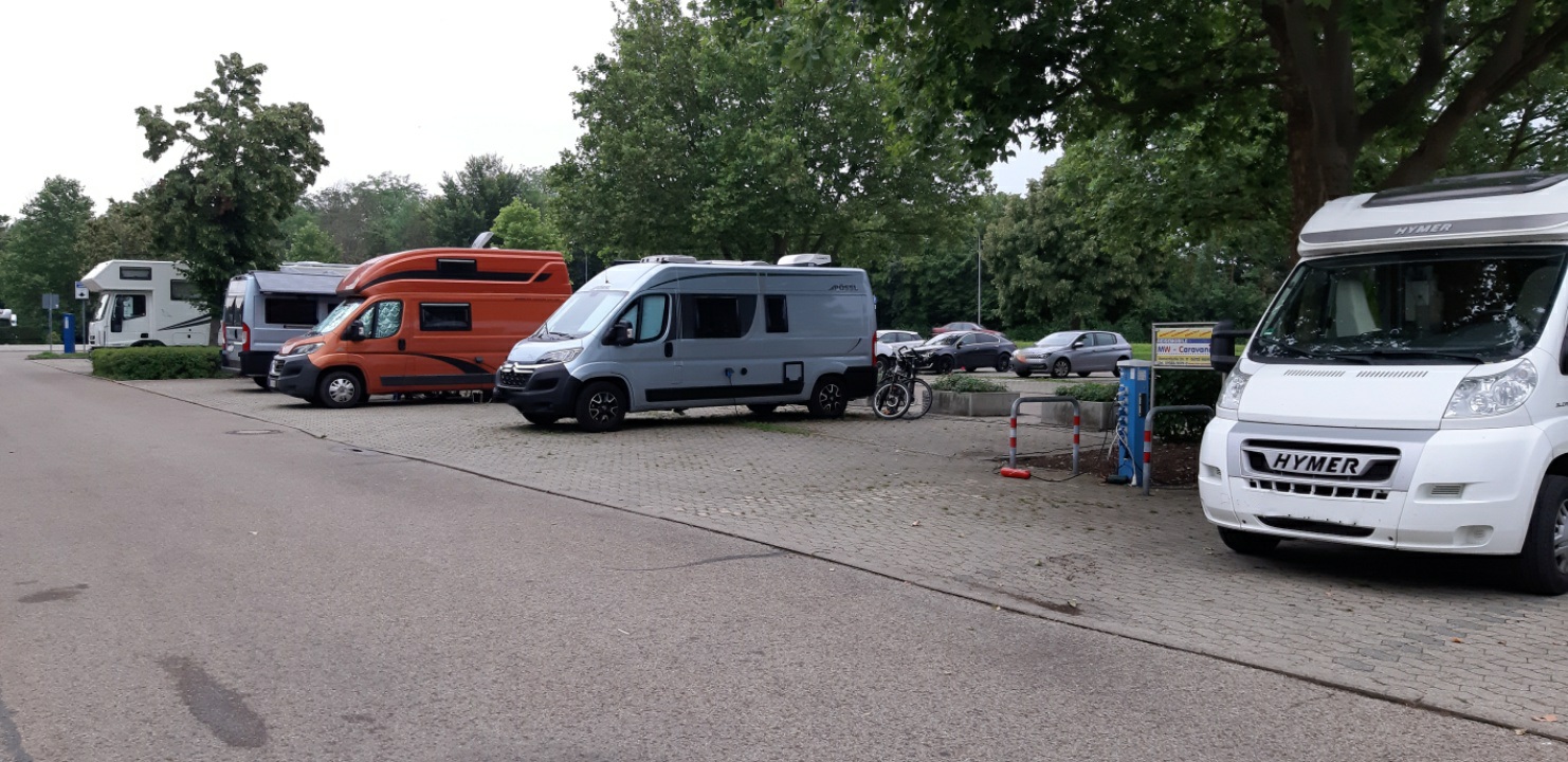 Place de parking pour camping-car - Entsorgung Toilettenkassette - Harburg - Stellplatz - Wohnmobilstellplatz