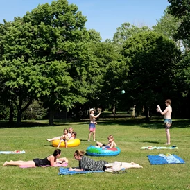 Wohnmobilstellplatz: Wohnmobilstellplatz am Freizeitbad Wellenspiel