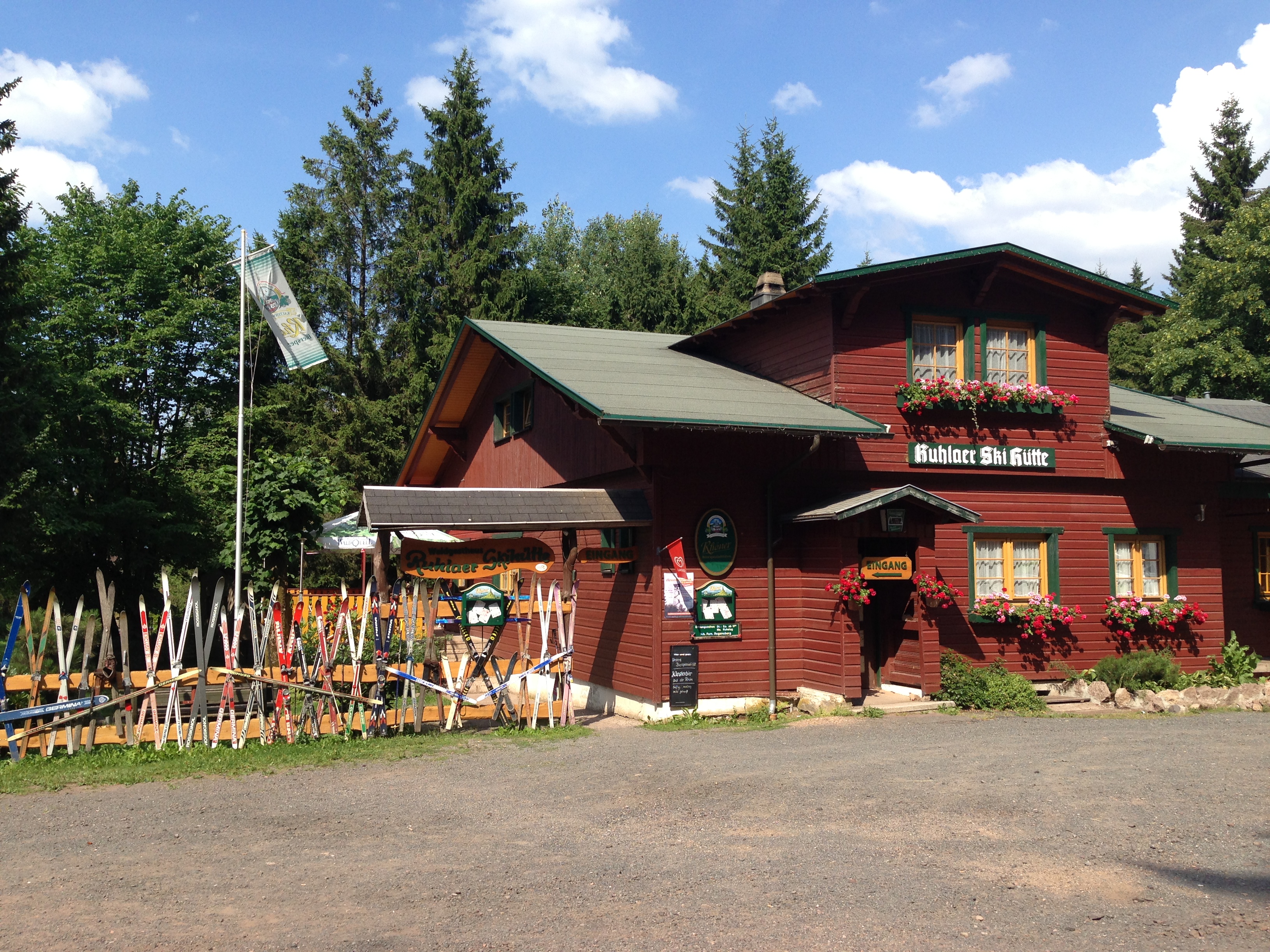 Reisemobilstellplatz - Benshausen - Waldgasthaus Ruhlaer Skihütte