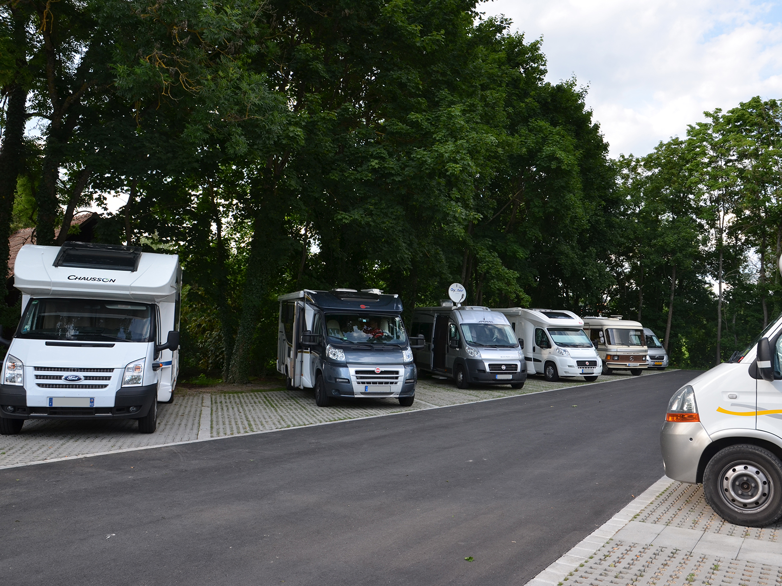 kampeerplaats voor campers - Surfen - Duitsland - Wohnmobilstellplatz P2a Mönchsrother Straße, Dinkelsbühl - Wohnmobilstellplatz P2a Mönchsrother Straße