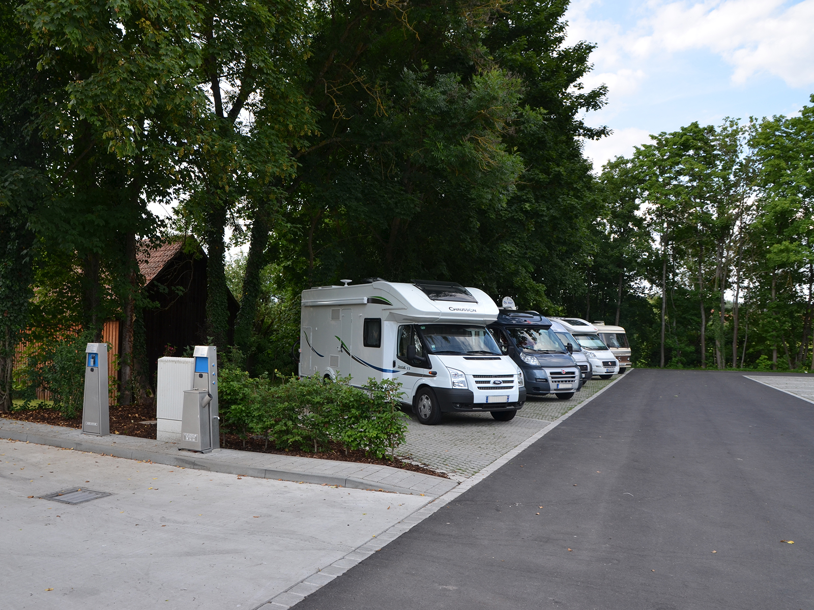 kampeerplaats voor campers - Surfen - Duitsland - Wohnmobilstellplatz P2a Mönchsrother Straße, Dinkelsbühl - Wohnmobilstellplatz P2a Mönchsrother Straße