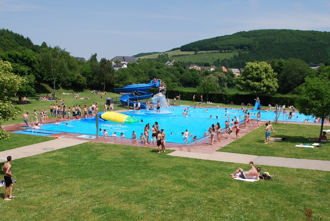 Wohnmobilstellplatz: Schwimmbad geöffnet Juni bis September - Camping Kaul