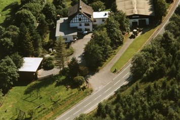 Wohnmobilstellplatz: http://girkhausen.de/gastgeber-informationen/pension-schmelzhuette - Bauernhof Schmelzhütte