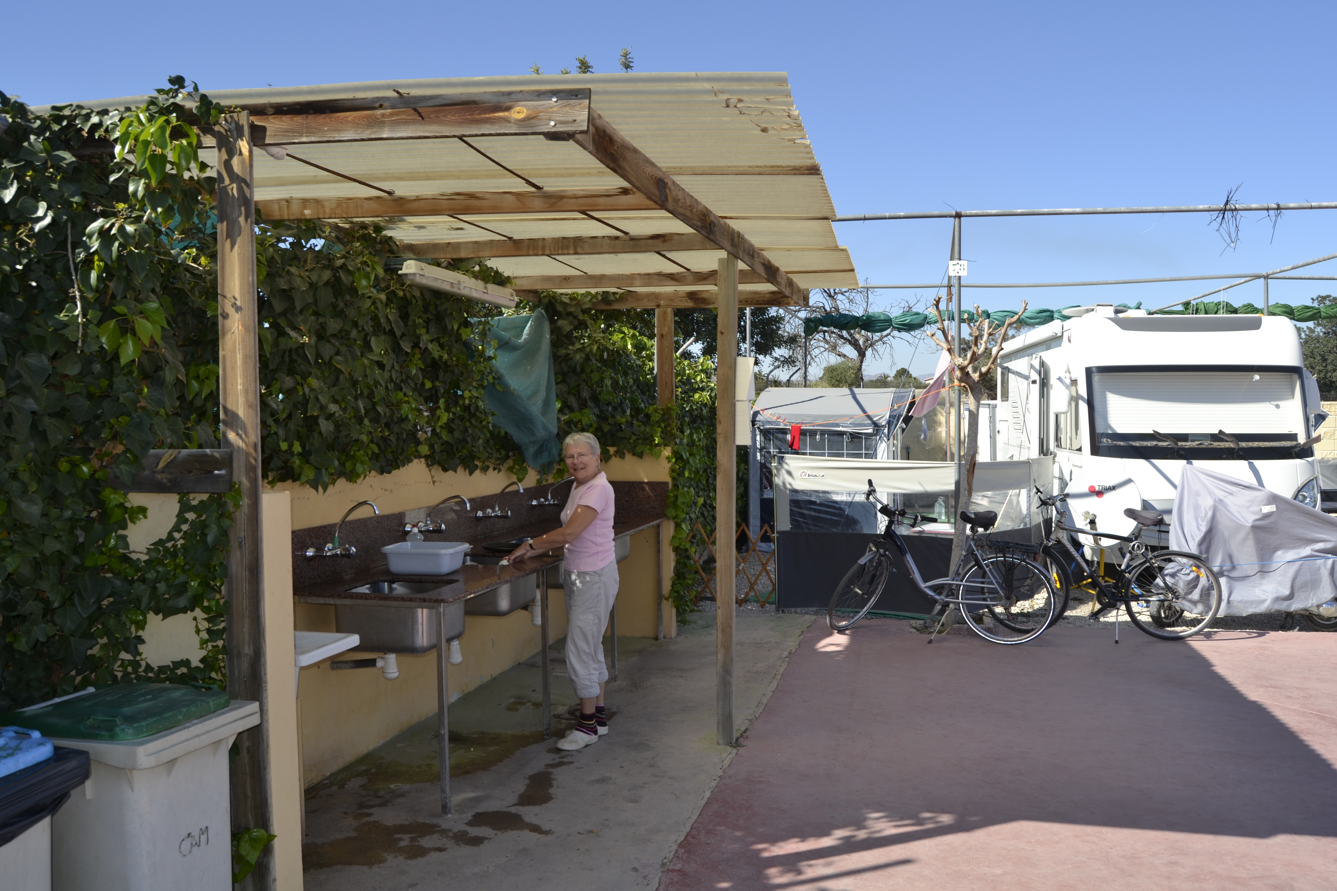 Wohnmobilstellplatz: Camping El Jardin