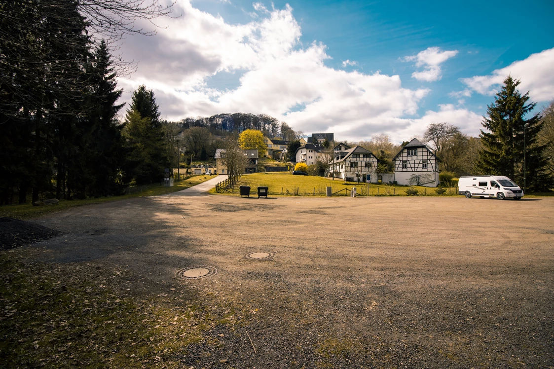 Reisemobilstellplatz: Reisemobilstellplatz am Schlossweiher