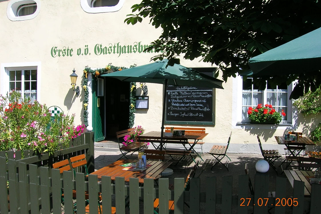 Wohnmobilstellplatz: Gastgarten - Schlossbrauerei Weinberg Erst oö. Gasthausbrauerei