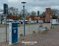 Wohnmobilstellplatz: Parkplatz am Hafen