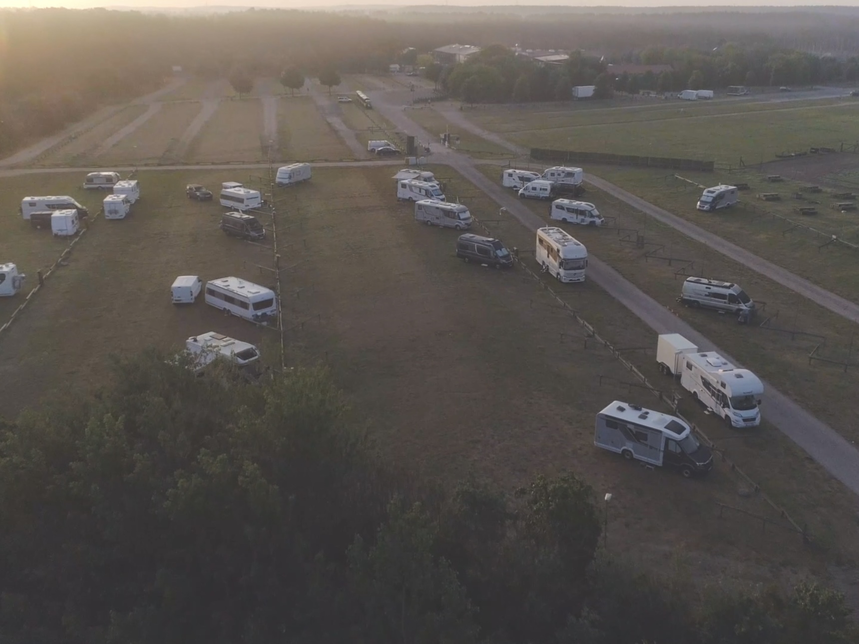 Reisemobilstellplatz - Beelitz (Landkreis Potsdam-Mittelmark) - Stellplatz am Spargelhof Klaistow von oben - Stellplatz am Spargel- und Erlebnishof Klaistow