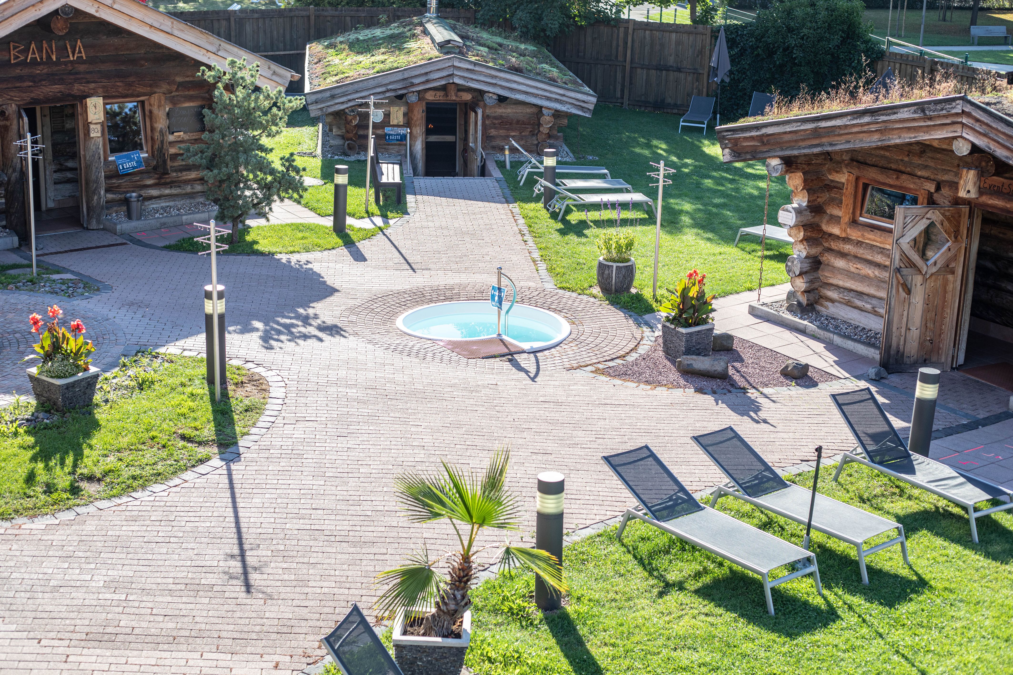 Wohnmobilstellplatz: 4-Sterne-Sauna der Spessart Therme - täglich bereits ab 9 Uhr geöffnet - Wohnmobilstellplatz an Kurpark & Spessart Therme