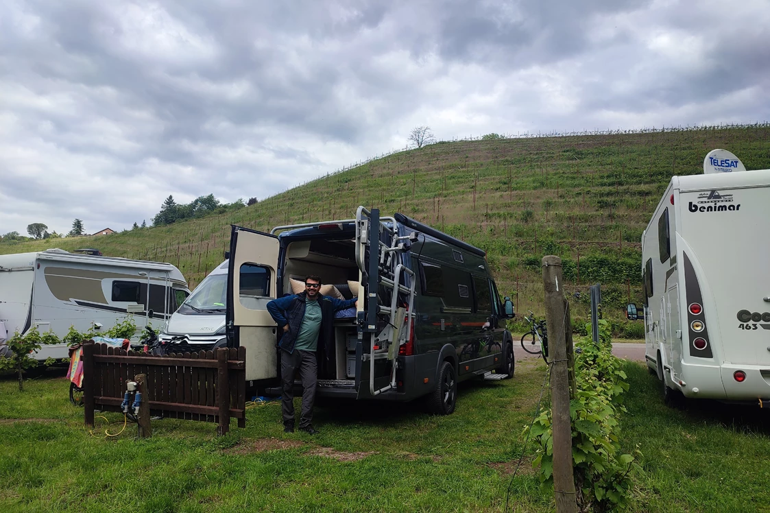 Wohnmobilstellplatz: Stellplätze auf dem Weingut von Nell