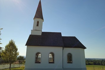 Wohnmobilstellplatz: Kapelle in Petzgersdorf  - Naturlandhof Daxlberg