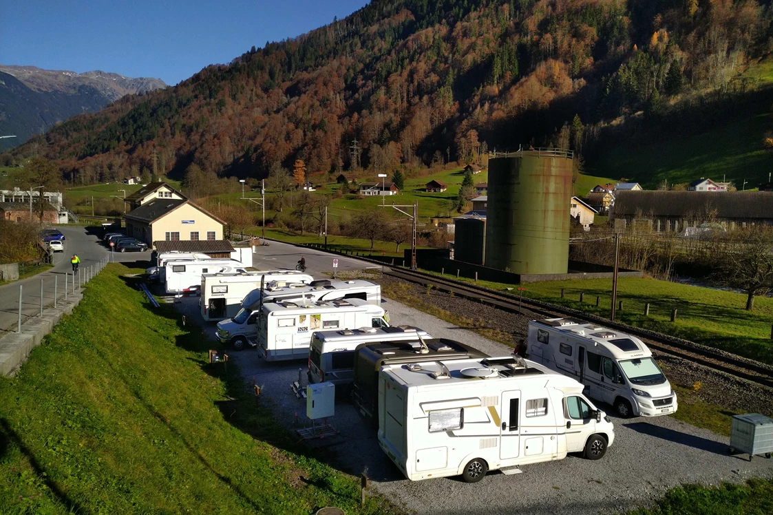 Wohnmobilstellplatz: Luchsingen beim Bahnhof