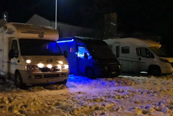 Wohnmobilstellplatz: Luchsingen beim Bahnhof