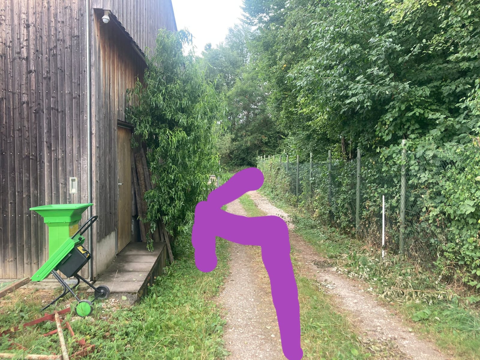 Area sosta per camper - Kirchheim unter Teck - Das Bild zeigt den Weg zu unserem kleinen Weinverkauf direkt am Stellplatz - Lehenhöfle der Fam. Mannschreck